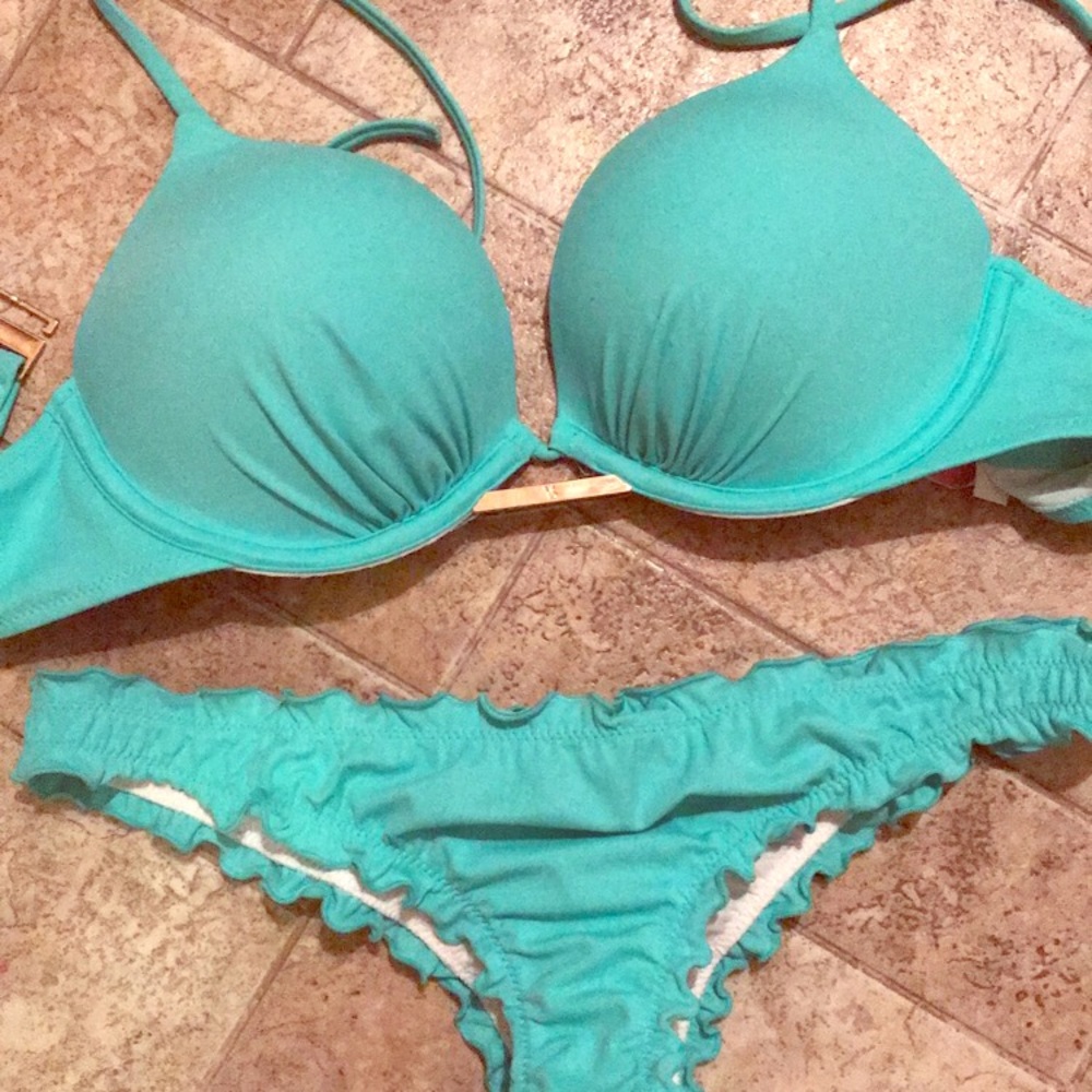 Bombshell Bikini 32C